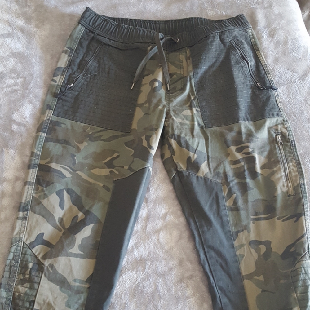 Army fatigue joggers